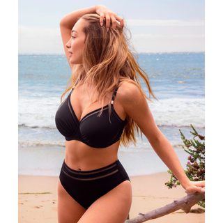 Fantasie-Swim-East-Hampton-Black-Full-Cup-Bikini-Top-FS502801BLK-High-Waist-Brief-FS502878BLK-Lifestyle